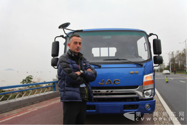 中國(guó)年度卡車評(píng)委會(huì)國(guó)外評(píng)委、希臘記者Vasileios Daramouskas.png