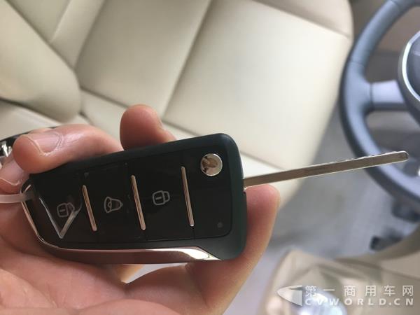二代江淮星銳6系長(zhǎng)軸車型，17座，搭載江淮2.7CTl 國(guó)五柴油發(fā)動(dòng)機(jī)8.jpg