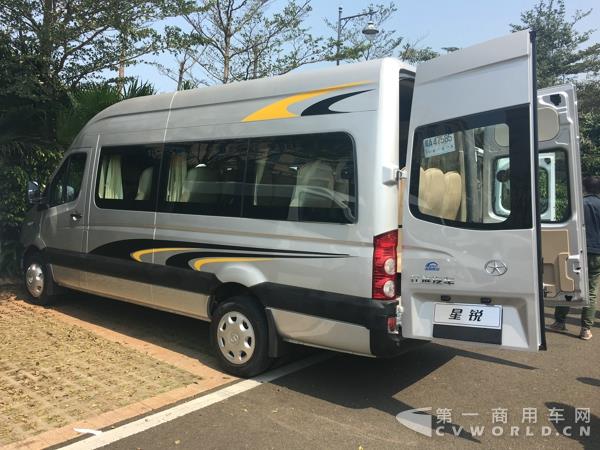 二代江淮星銳6系長(zhǎng)軸車型，17座，搭載江淮2.7CTl 國(guó)五柴油發(fā)動(dòng)機(jī)10.jpg