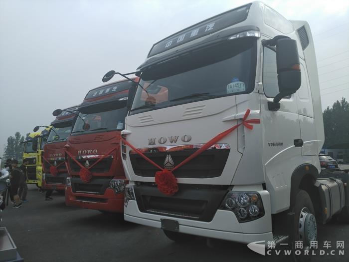現(xiàn)場(chǎng)展車1.jpg