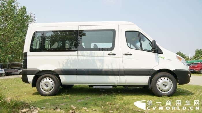 【第一商用車網(wǎng) 原創(chuàng)】9月22日，由江淮星銳歷時一年多打造的全新6座/9座長軸短懸車型，將在蘇州攜手上市。