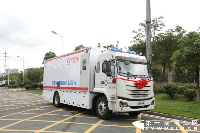 中車“醫(yī)療天團(tuán)”批量交付海南中醫(yī)院6.jpg