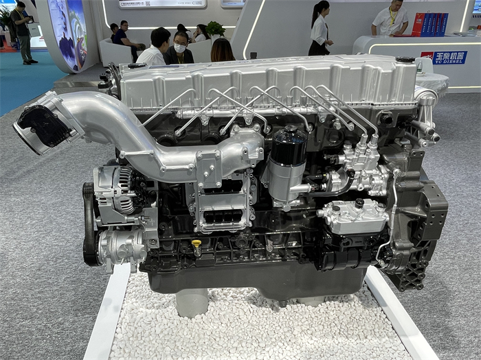 YCK09柴油發(fā)動機.JPG