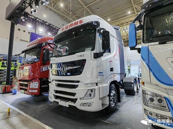 東風(fēng)天龍KX LNG牽引車，530馬力.jpg