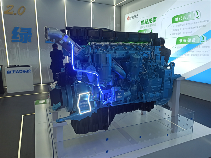 東風商用車龍擎氨柴發(fā)動機及后處理2.jpg