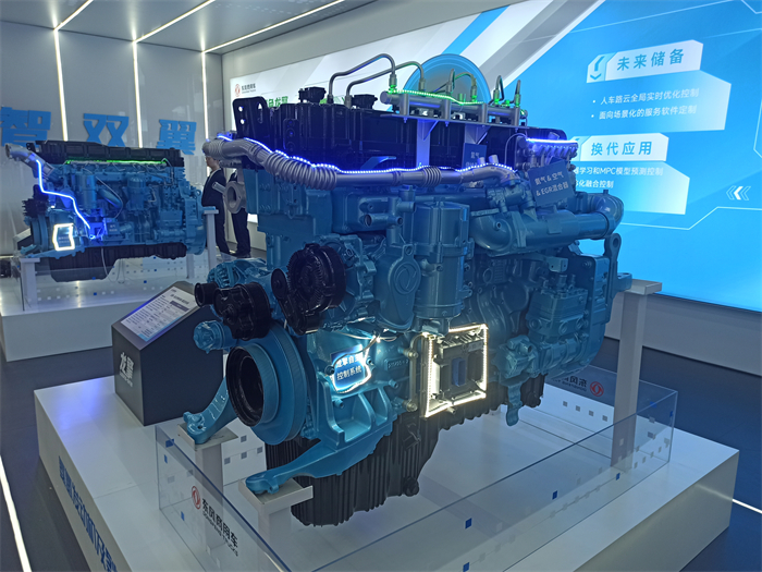 東風商用車龍擎氨氫發(fā)動機1.jpg