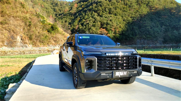 改-【第一商用車】13.68萬起售 2.0T+豪華內(nèi)飾+全能底盤 星際皮卡試駕體驗(yàn)如何？471.png