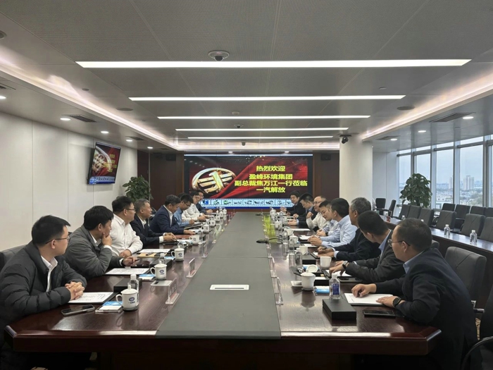季一志會(huì)見盈峰環(huán)境集團(tuán)副總裁焦萬江一行1.jpg