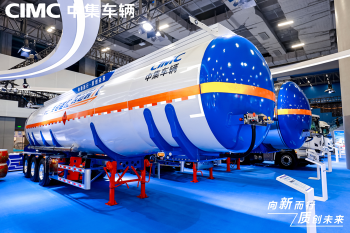 創(chuàng)新引領！中集車輛榮膺“2024年度第一暢銷高端專用車品牌”大獎4.png