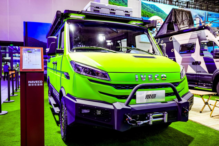 依維柯得意宿營(yíng)車1.png