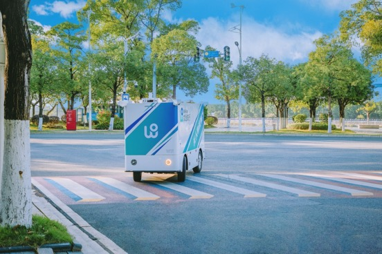 文遠(yuǎn)知行發(fā)布全新無人物流車Robovan W5 5.png