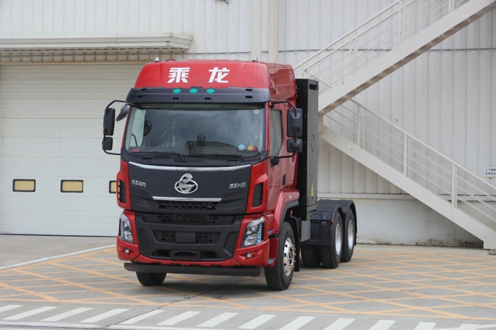 返鄉(xiāng)搭子，就get乘龍H5新能源牽引車4.jpg