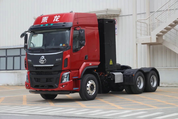 返鄉(xiāng)搭子，就get乘龍H5新能源牽引車6.jpg