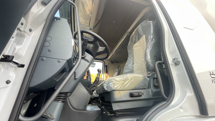 乘龍H5散裝飼料運輸車為何能成行業(yè)銷冠？7.png