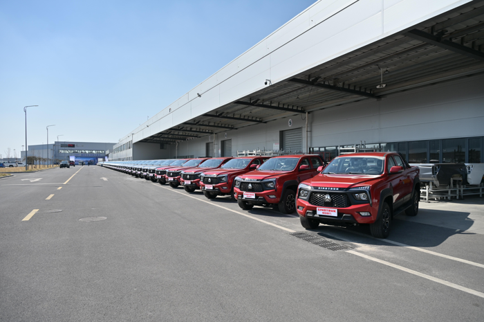 南美市場(chǎng)500臺(tái)訂單首批交車！3.png