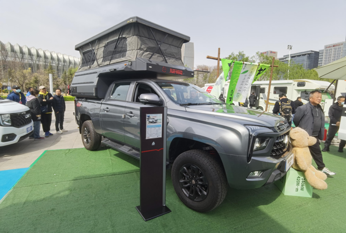 中國重汽輕型汽車強勢登陸三大房車展，演繹移動生活新風尚6.png