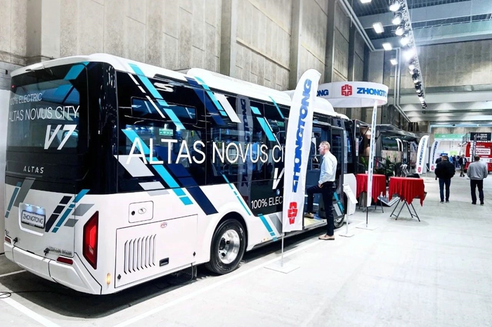 北歐零碳新篇！山東重工中通純電動(dòng)客車(chē)閃耀2025丹麥交通展2.jpg