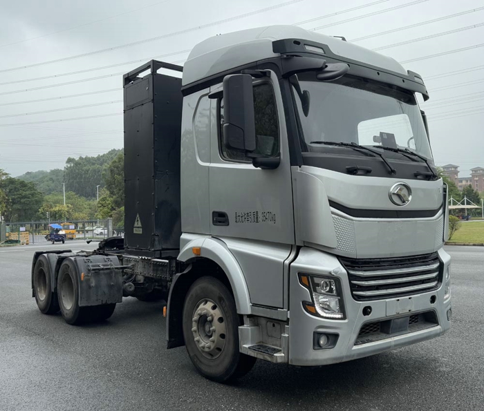 廈門金龍純電動半掛牽引車.jpg