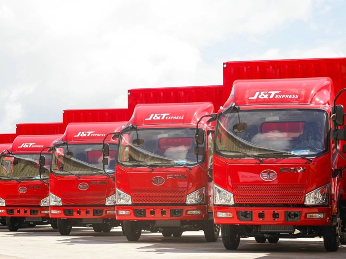 一汽解放成功交付36臺菲律賓J&T EXPRESS物流用車2.jpg