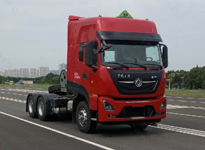 東風(fēng)天龍KL危險(xiǎn)品LNG牽引車(chē).jpg