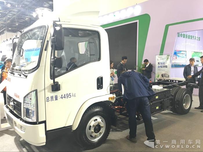湖北東潤專用汽車帶來的純電動(dòng)廂式運(yùn)輸車