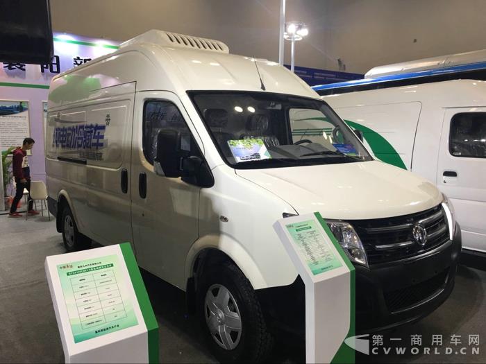 東風(fēng)御風(fēng)純電動(dòng)冷藏車