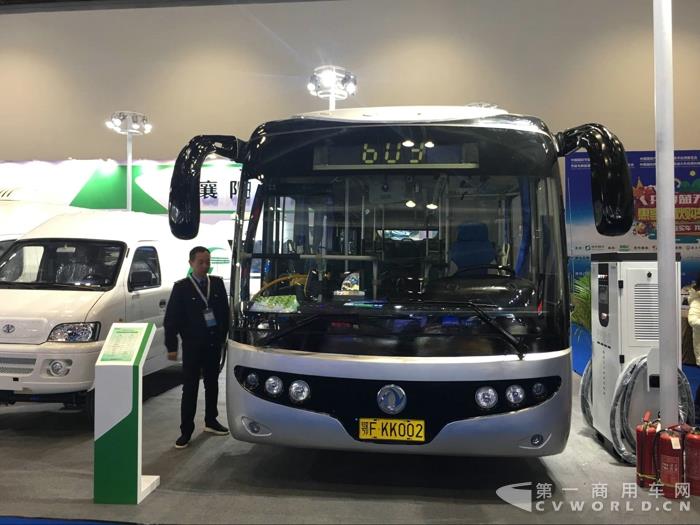 東風(fēng)襄旅DFA6100EV純電動(dòng)城市公交車
