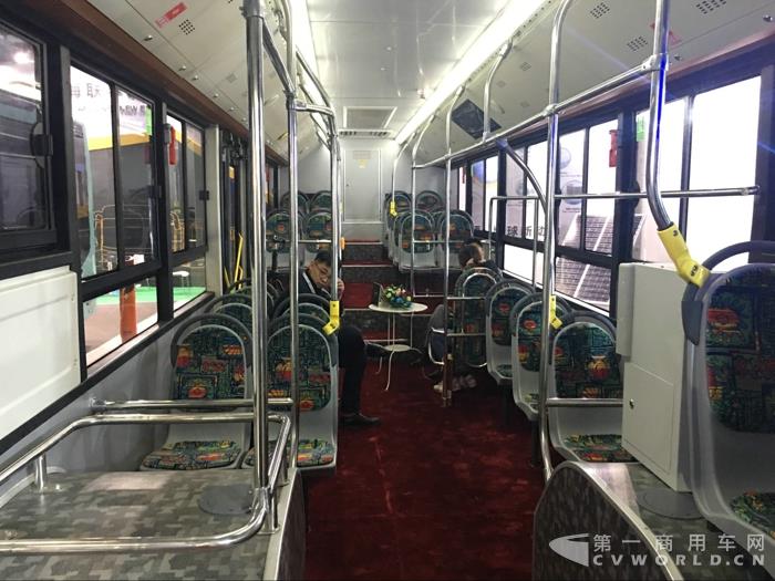 通聯(lián)插電式混合動(dòng)力城市客車