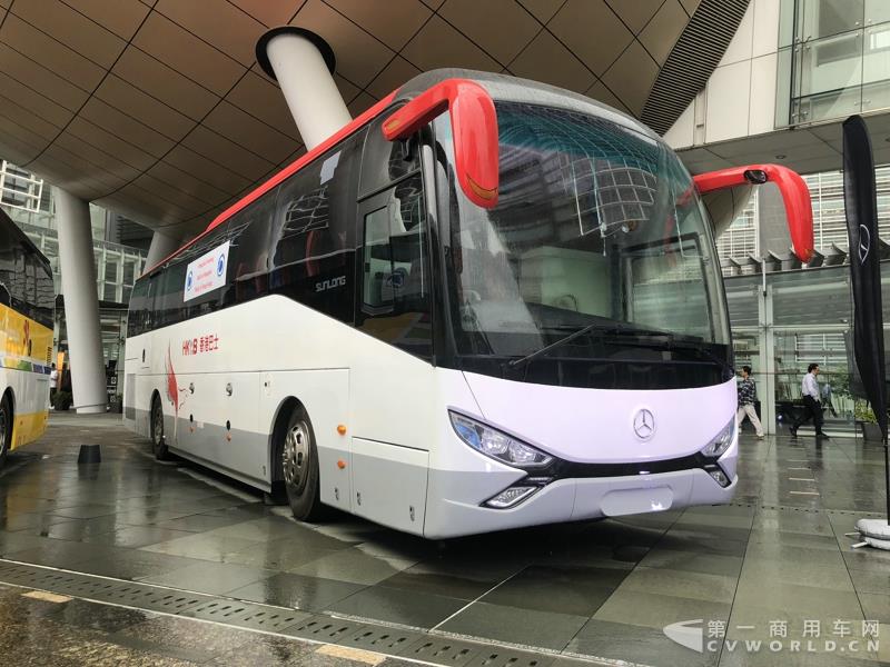 申龍SLK6116HKB歐六柴油客車，全部采用奔馳底盤(pán)