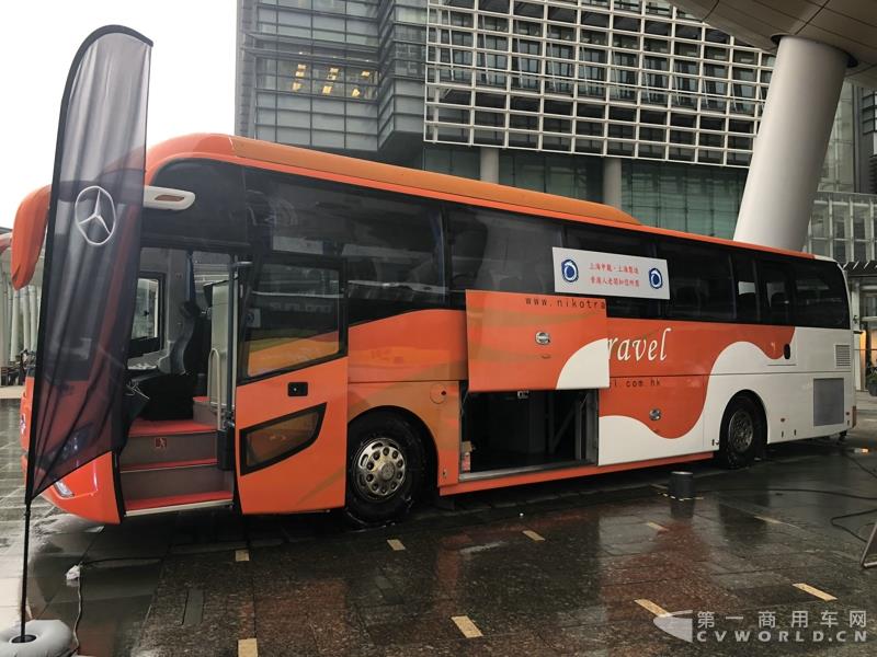 申龍SLK6116HKB歐六柴油客車，全部采用奔馳底盤(pán)