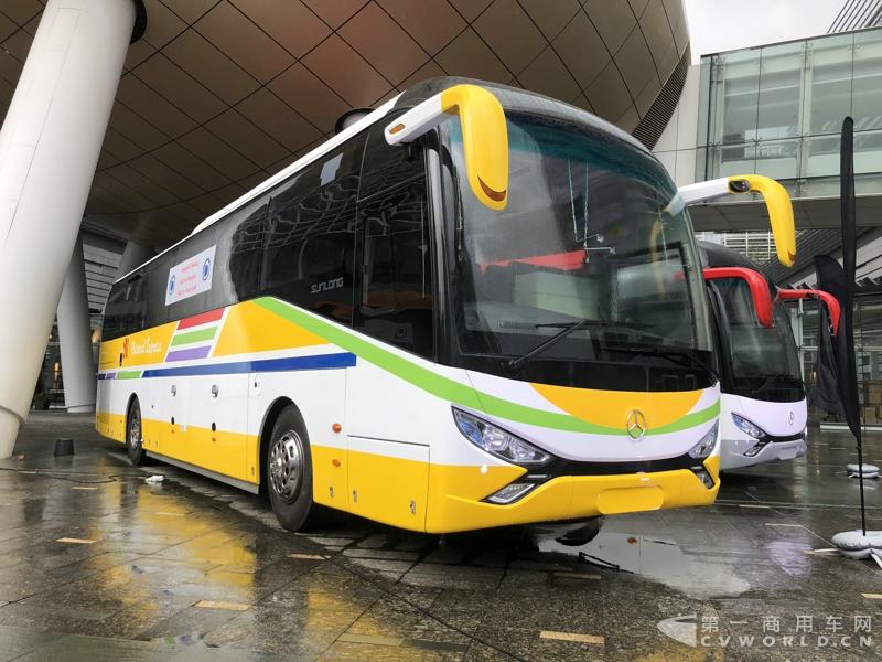 申龍SLK6116HKB歐六柴油客車，全部采用奔馳底盤(pán)